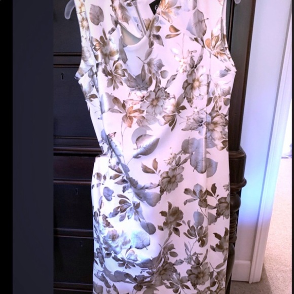 ECI Dresses & Skirts - Beautiful Eci cocktail dress size 14 worn once